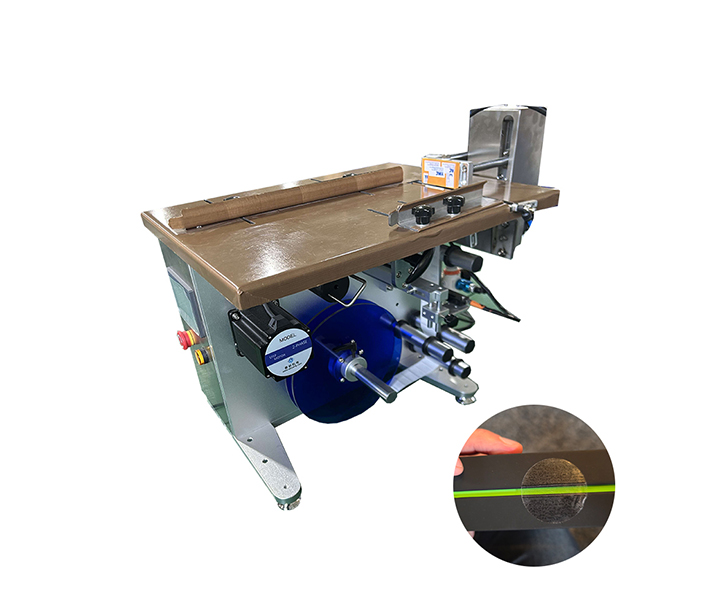 Paper box side labeling machine